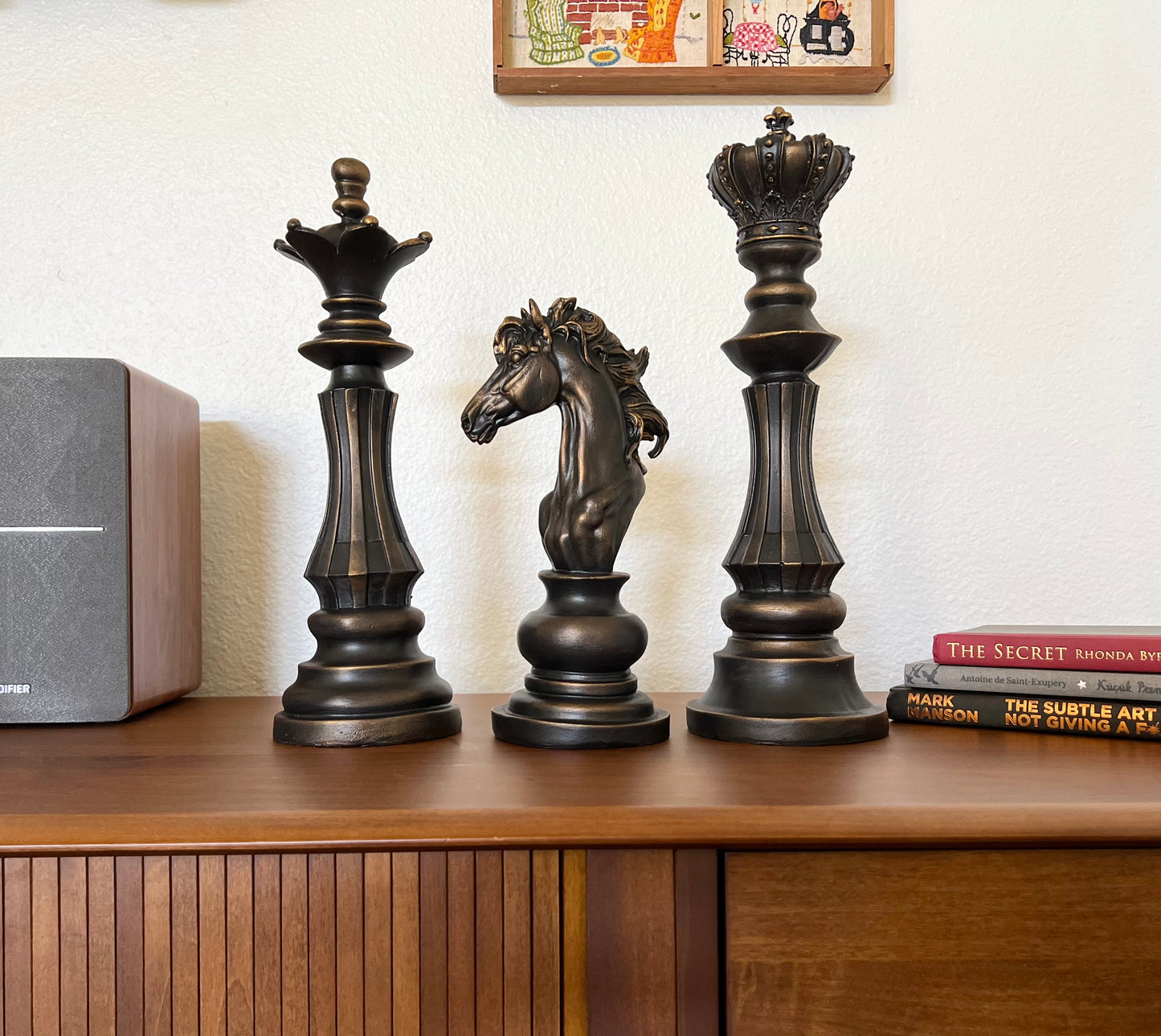 Elegant Chess Sculpture Set – King, Queen & Knight (Set of 3)