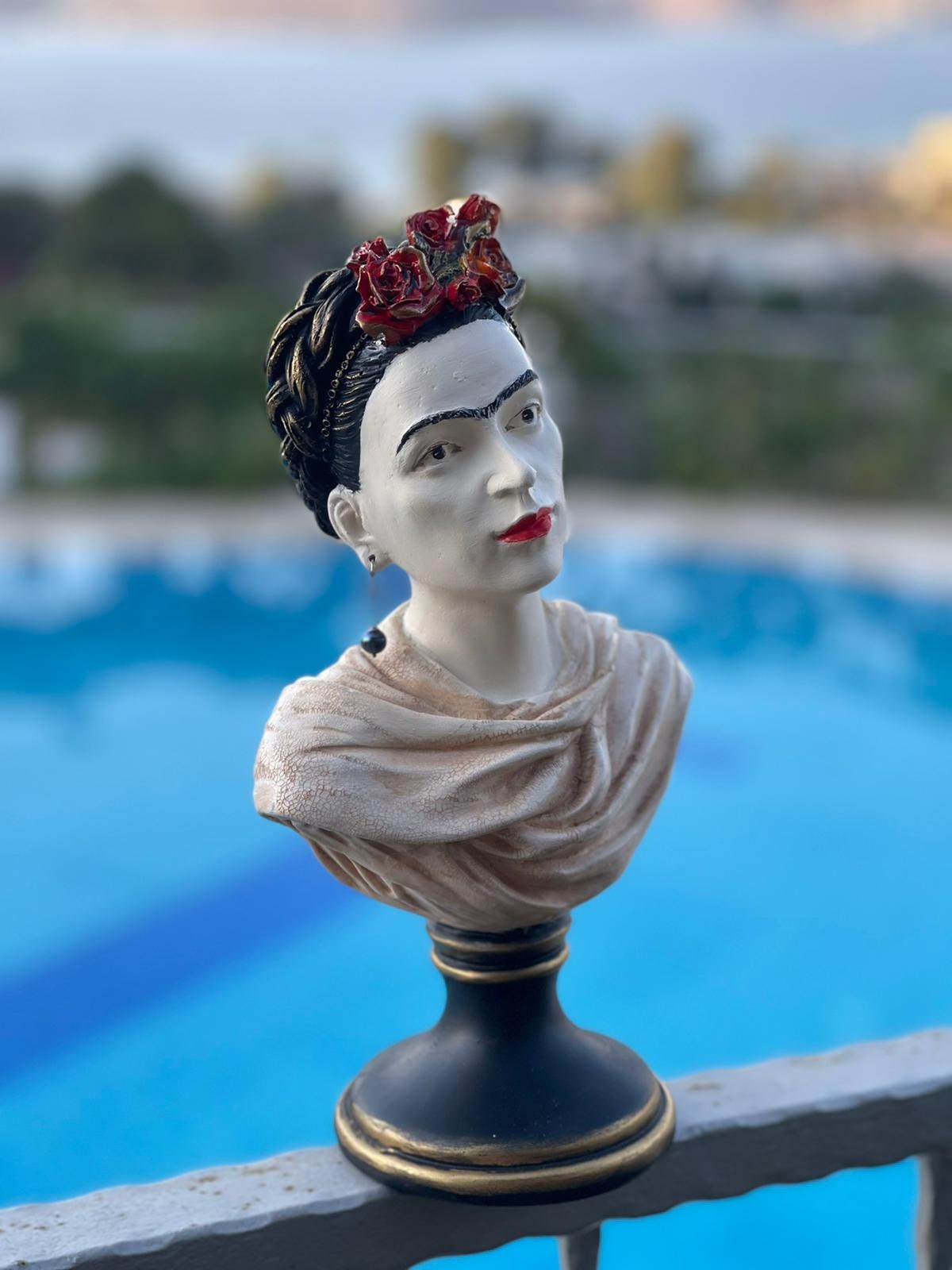 Frida Kahlo Bust Statue, Frida Kahlo Sculpture, Face Sculpture, Feminist Icon, Mexican Icon Bust, Mythical Creatures, Mother's Day Gift