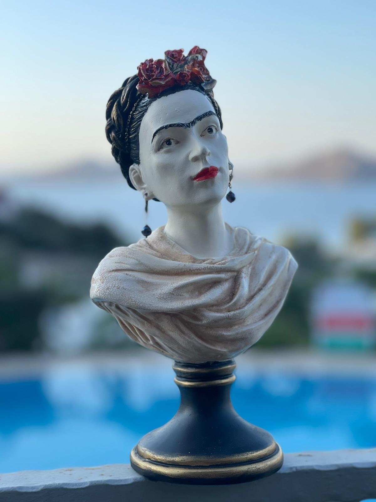 Frida Kahlo Bust Statue, Frida Kahlo Sculpture, Face Sculpture, Feminist Icon, Mexican Icon Bust, Mythical Creatures, Mother's Day Gift