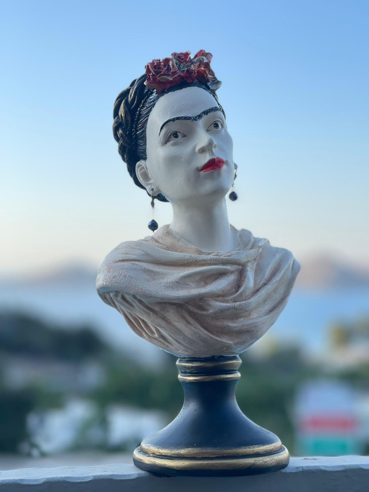 Frida Kahlo Bust Statue, Frida Kahlo Sculpture, Face Sculpture, Feminist Icon, Mexican Icon Bust, Mythical Creatures, Mother's Day Gift