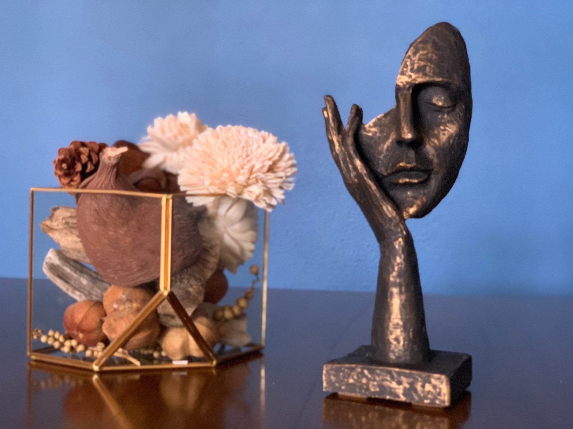 Creative Abstract Decor Statue Face & Hand Statues and Sculptures Home Office Desk Figurine Mother's Day Gift