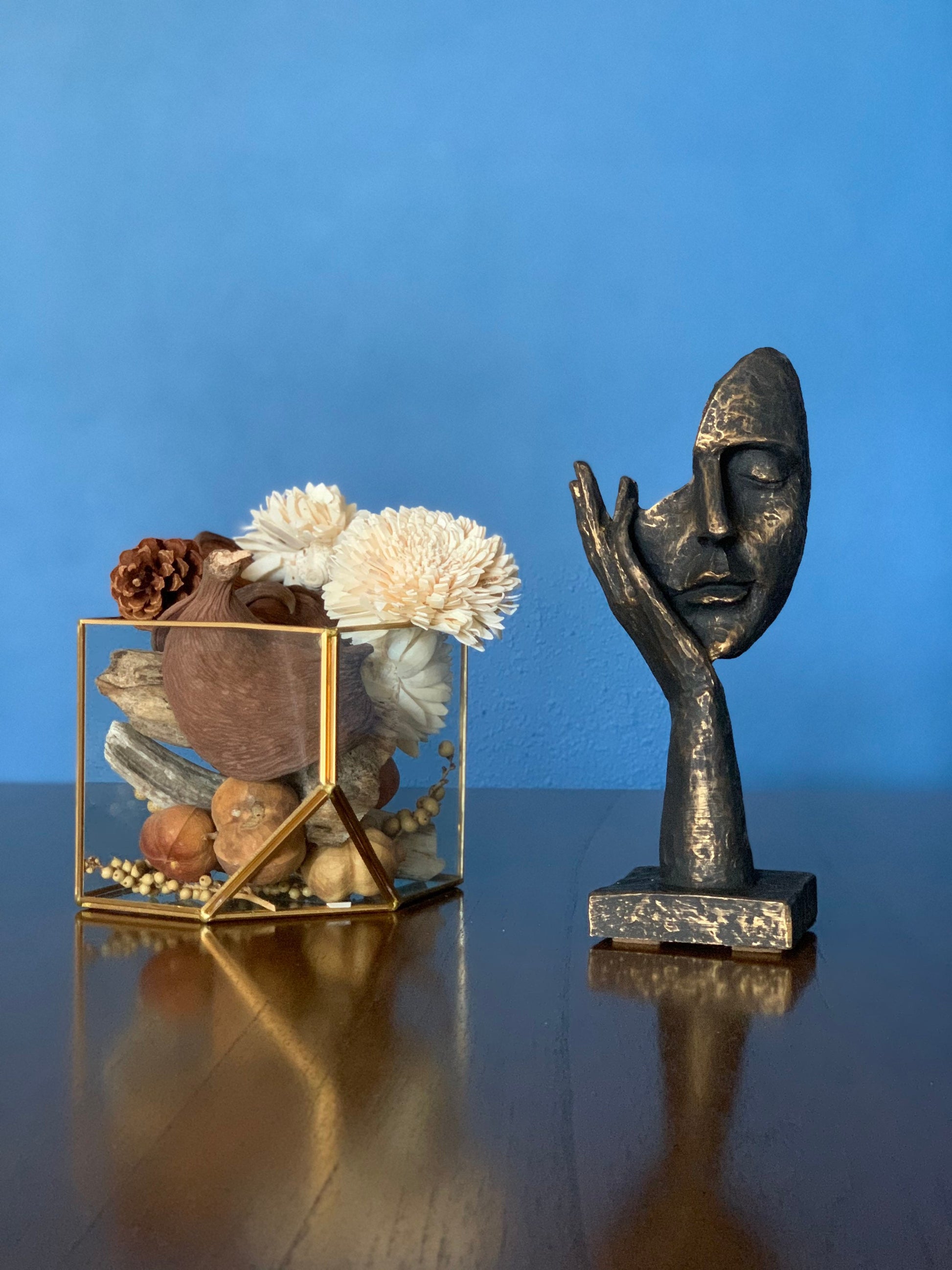 Creative Abstract Decor Statue Face & Hand Statues and Sculptures Home Office Desk Figurine Mother's Day Gift