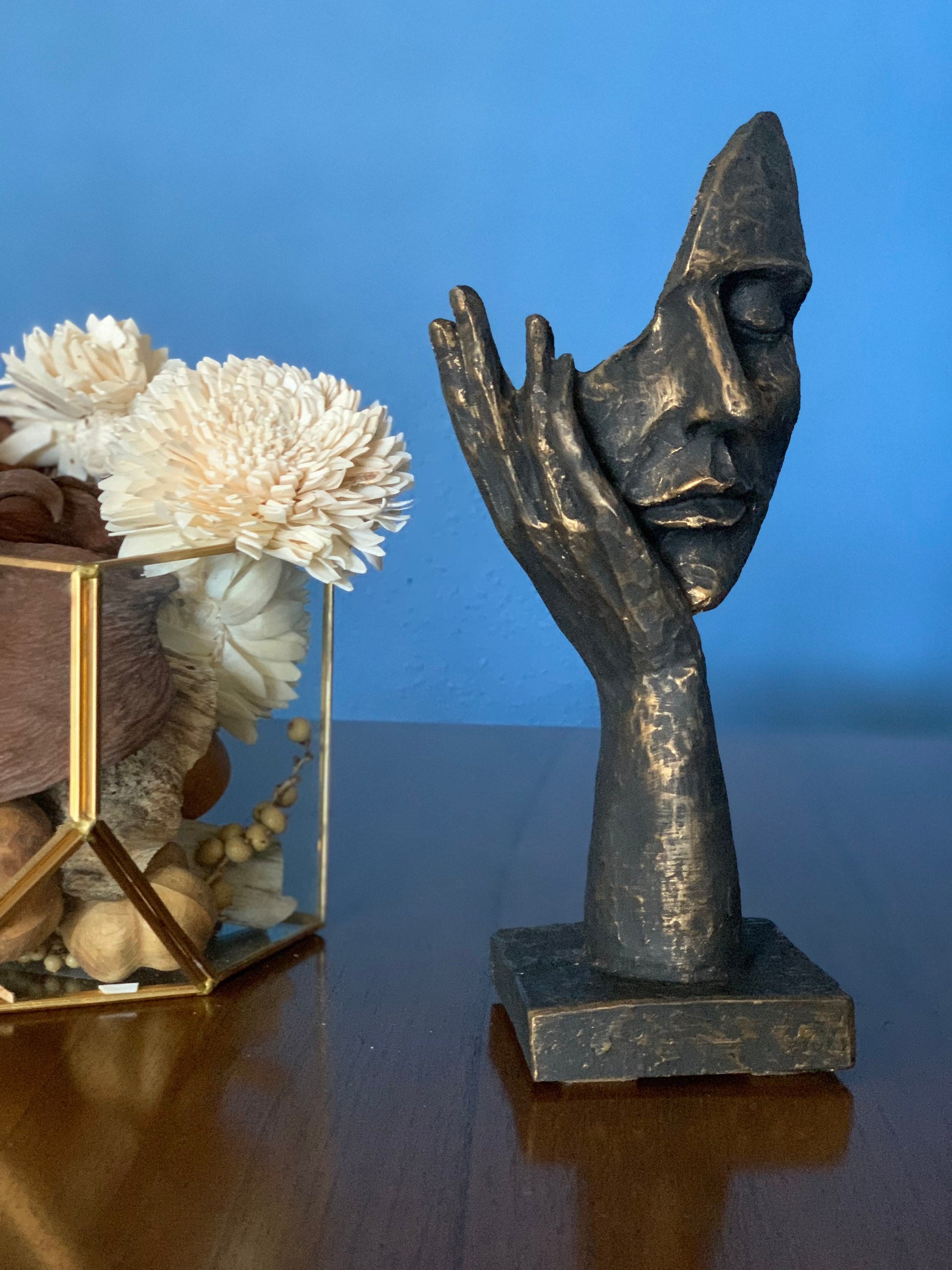 Creative Abstract Decor Statue Face & Hand Statues and Sculptures Home Office Desk Figurine Mother's Day Gift