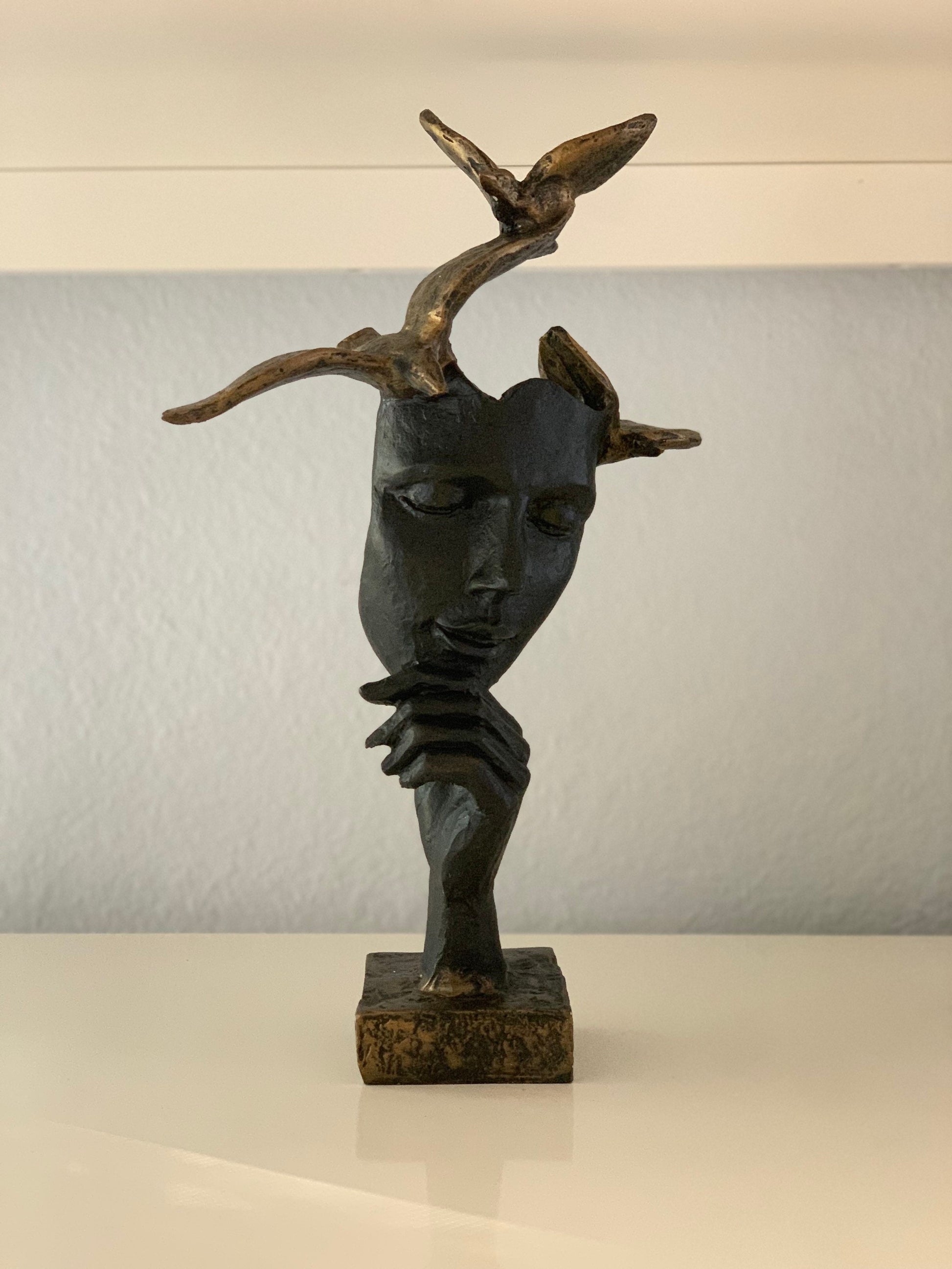 Creative Abstract Decor Statue Face & Hand Statues and Sculpture, I’m Thinking of you, I miss You, I care about you, Sending my Birds