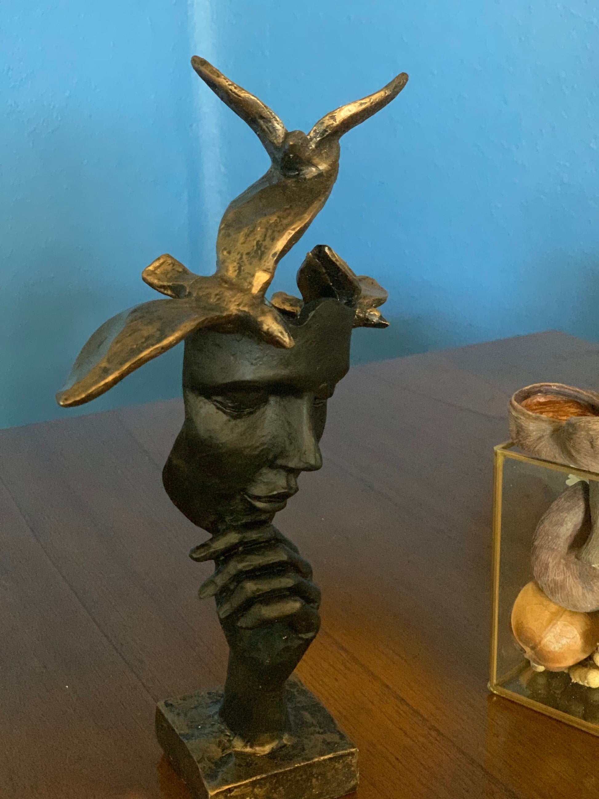 Creative Abstract Decor Statue Face & Hand Statues and Sculpture, I’m Thinking of you, I miss You, I care about you, Sending my Birds